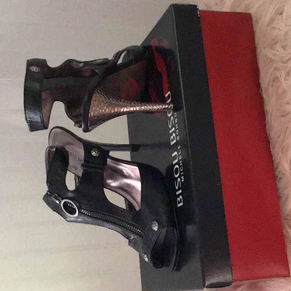 Bisou Bisou Mystery Black Heels